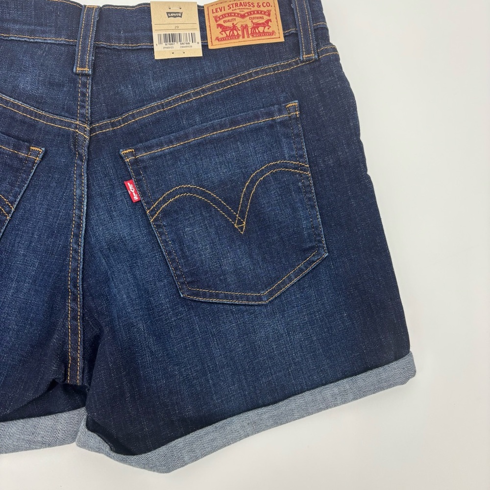 Levi’s Mid Length Shorts - Picture 6 of 12